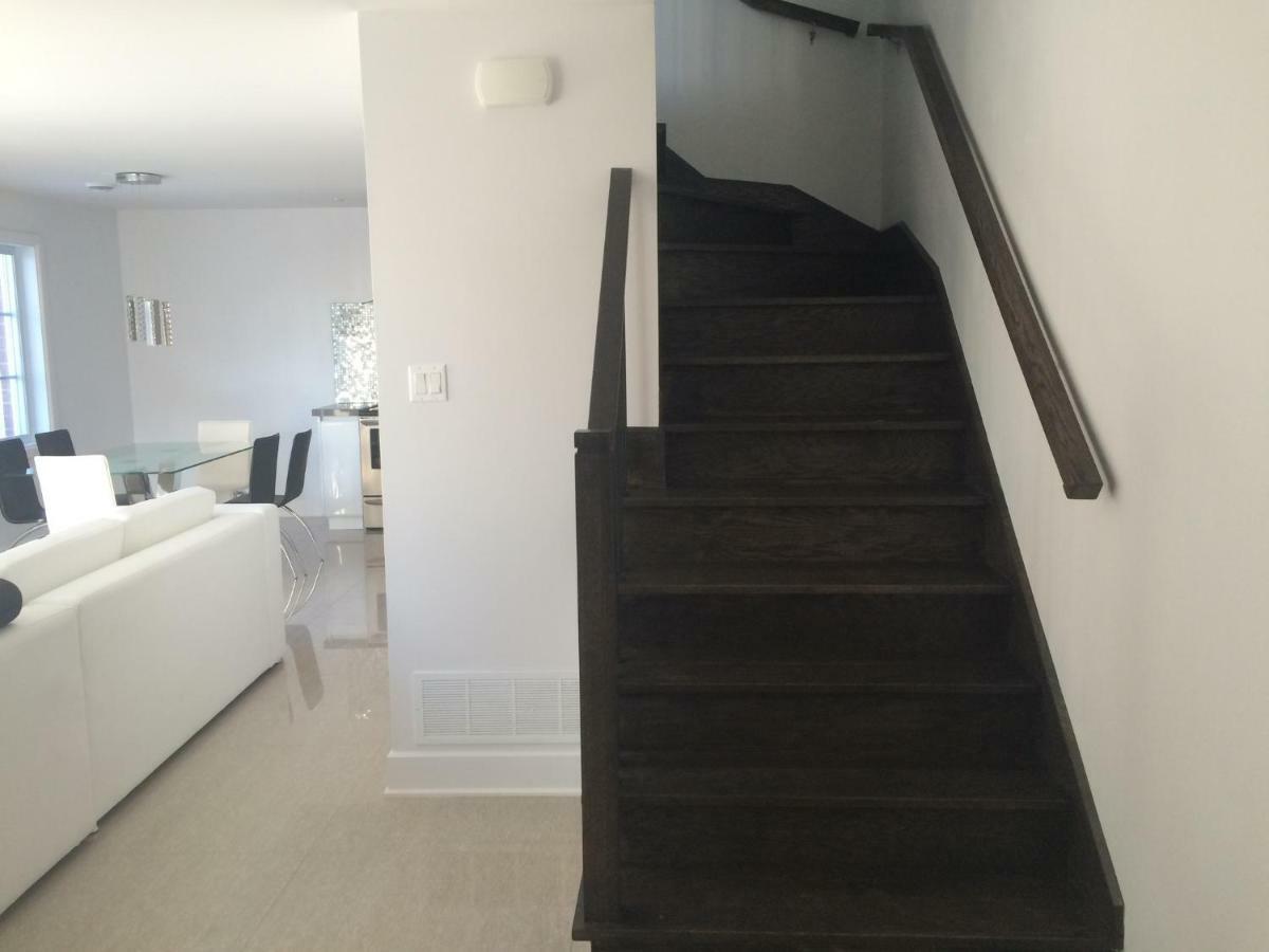 Luxury Two Story Villa Unit A 라발 외부 사진